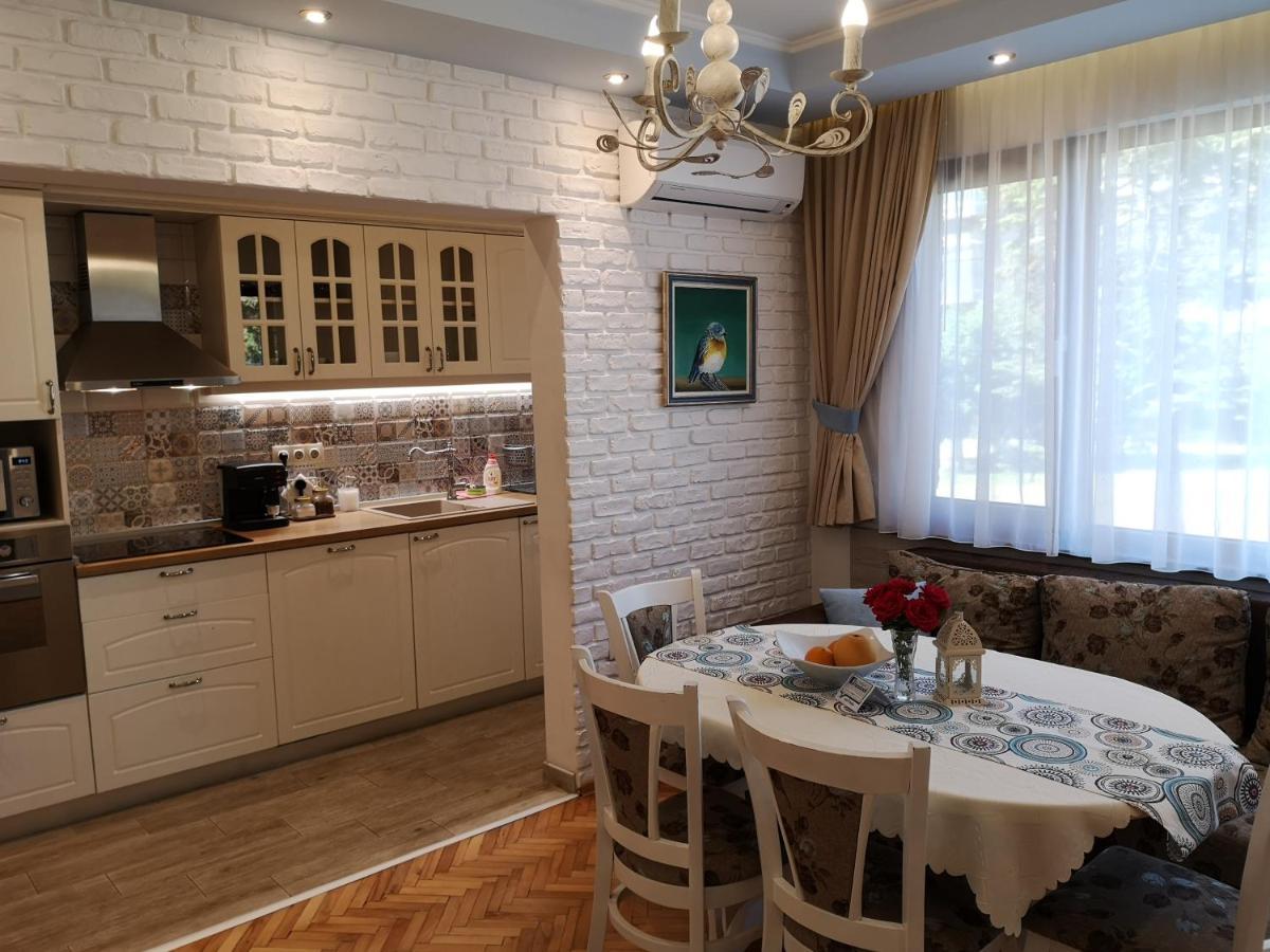 Central Varna Apartment - Lets4Holiday Exterior foto
