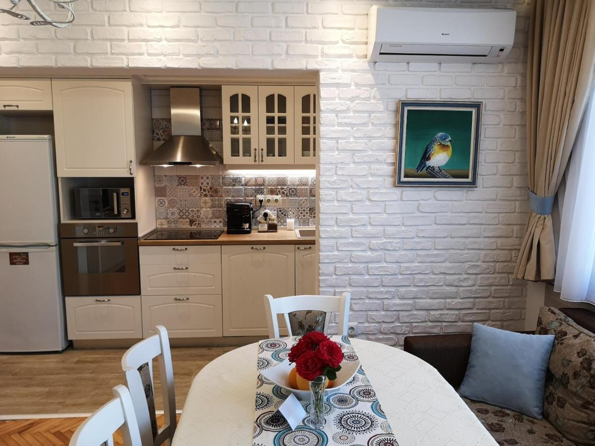 Central Varna Apartment - Lets4Holiday Exterior foto