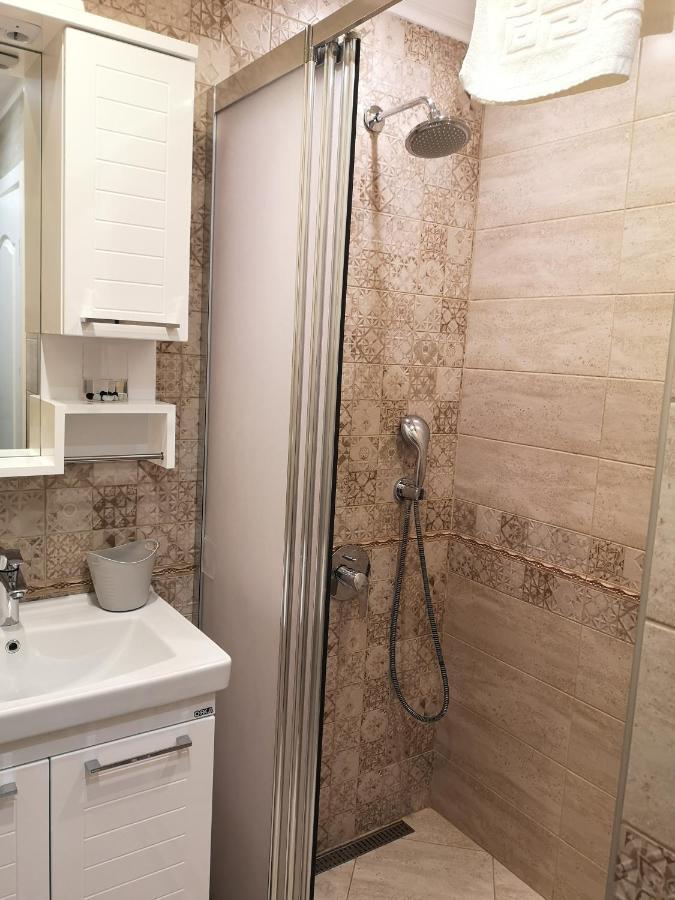 Central Varna Apartment - Lets4Holiday Exterior foto
