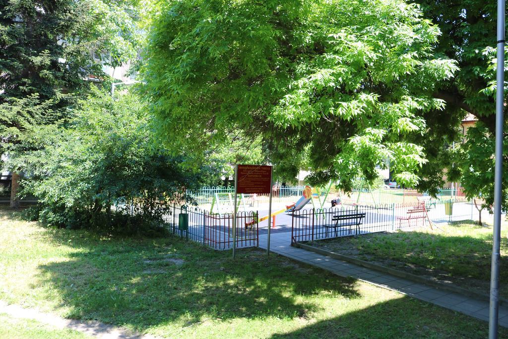 Central Varna Apartment - Lets4Holiday Exterior foto