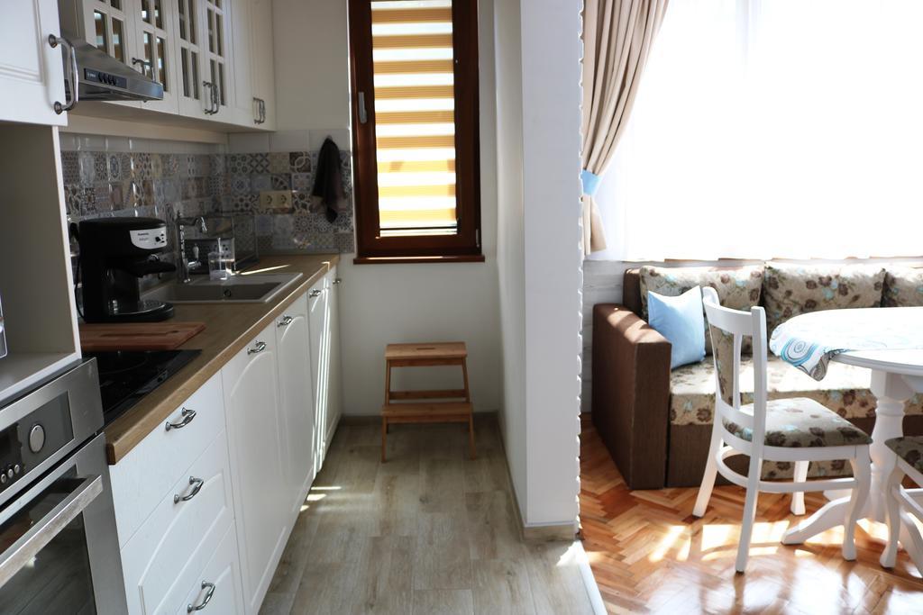 Central Varna Apartment - Lets4Holiday Exterior foto