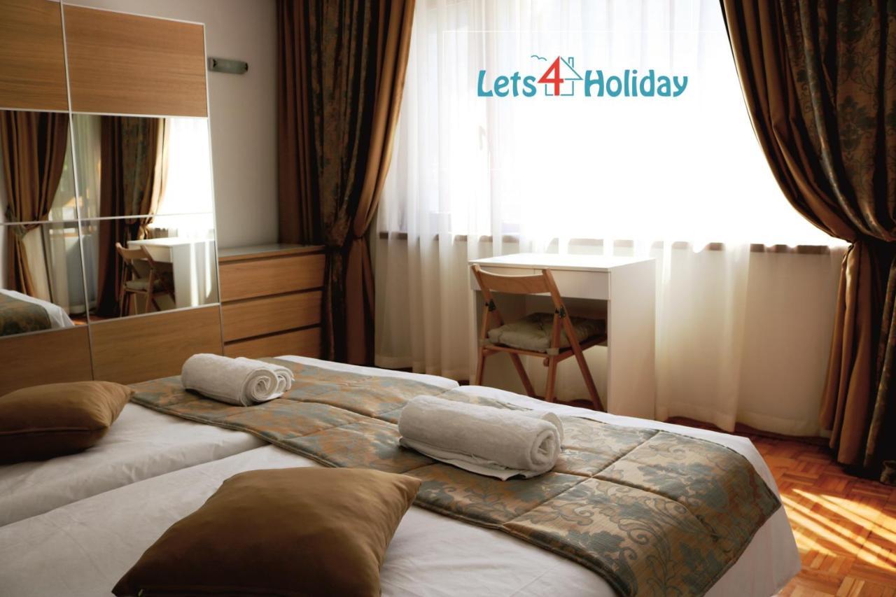 Central Varna Apartment - Lets4Holiday Exterior foto