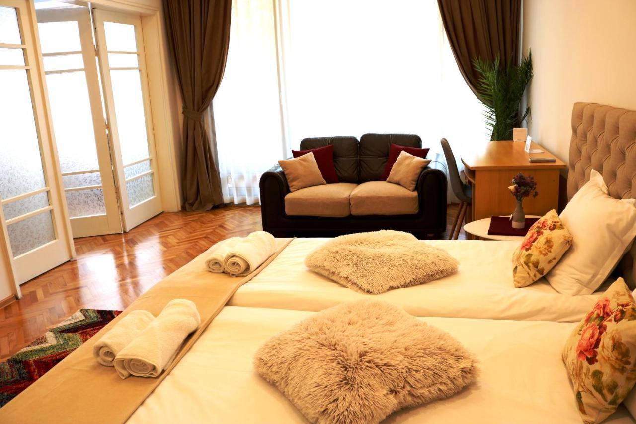 Central Varna Apartment - Lets4Holiday Exterior foto