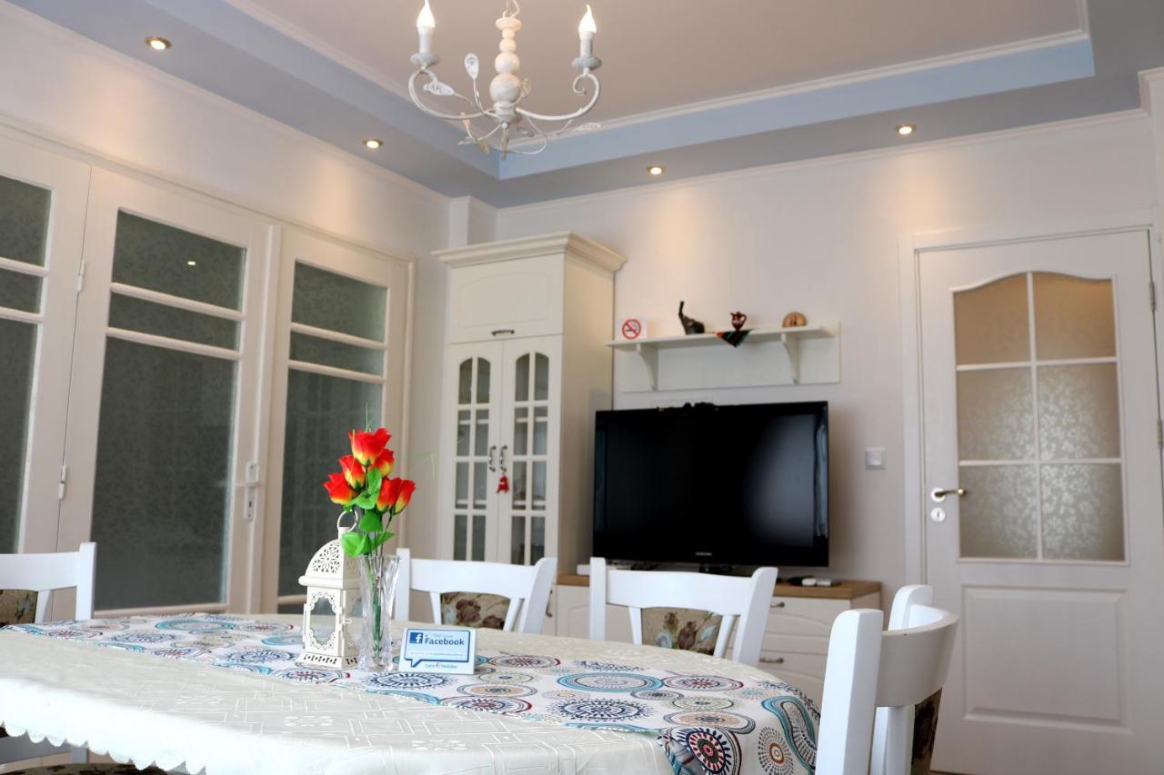 Central Varna Apartment - Lets4Holiday Exterior foto