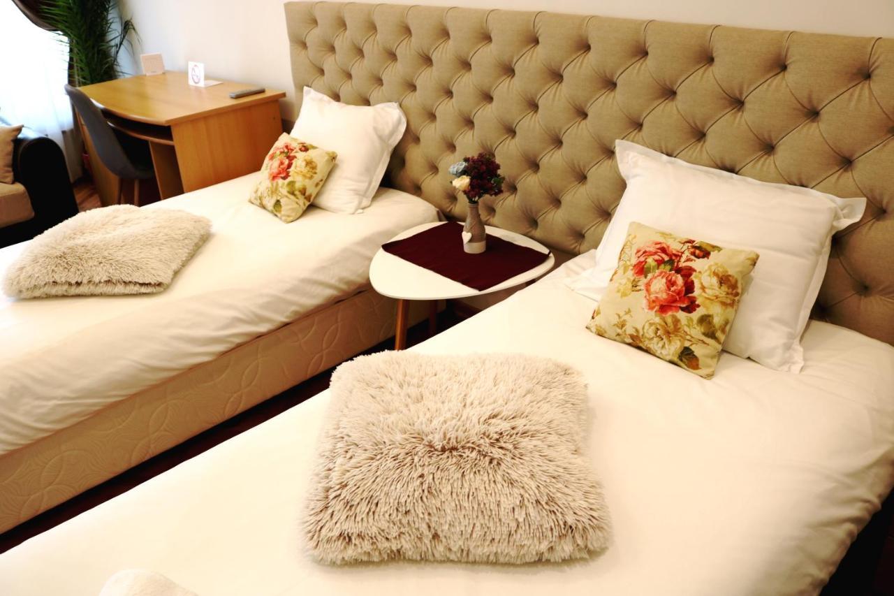 Central Varna Apartment - Lets4Holiday Exterior foto
