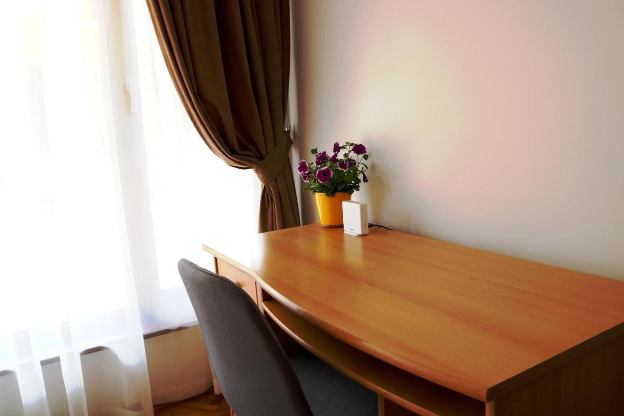 Central Varna Apartment - Lets4Holiday Exterior foto