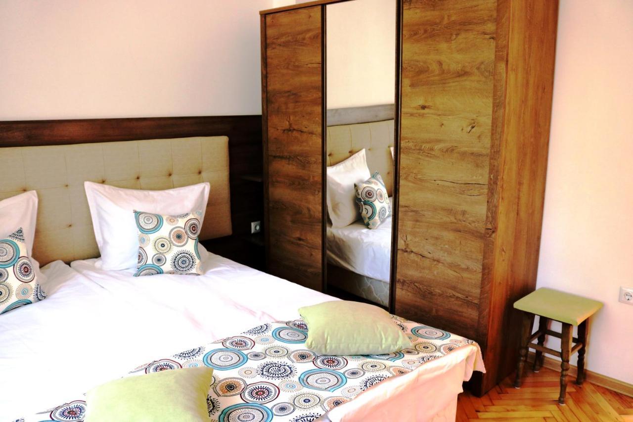 Central Varna Apartment - Lets4Holiday Exterior foto